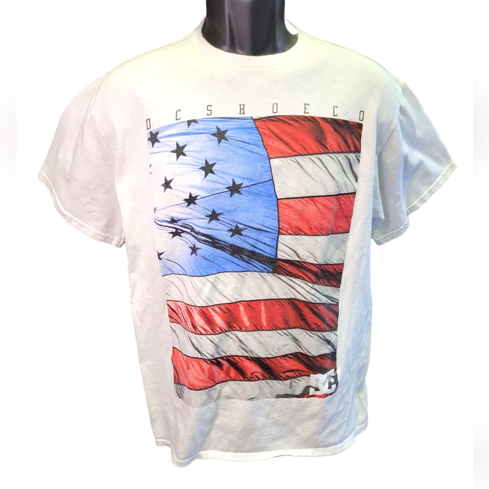 DC Shoe Co. American Flag Skateboarding Short Sleeve T-shirt sz‎ L